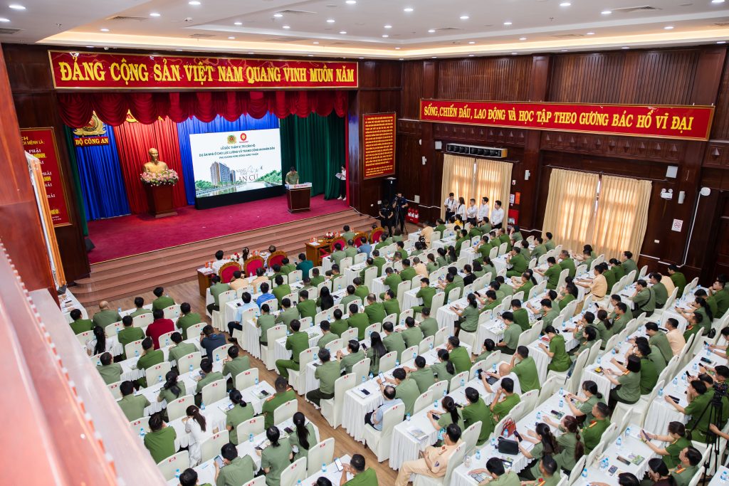 Buổi bốc thăm vị trí căn hộ cho cán bộ, chiến sĩ